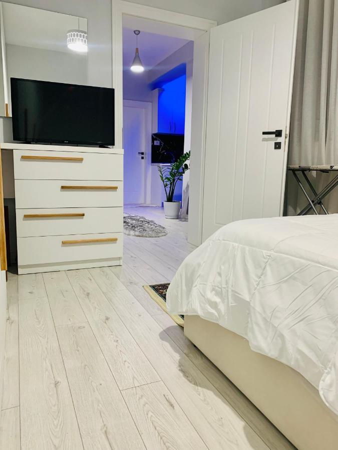 Cozy Corner Apartment Tirana Exterior foto